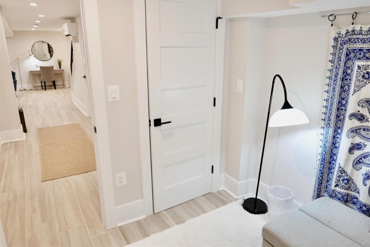 Beautiful & Modern-near Subway Parking *
